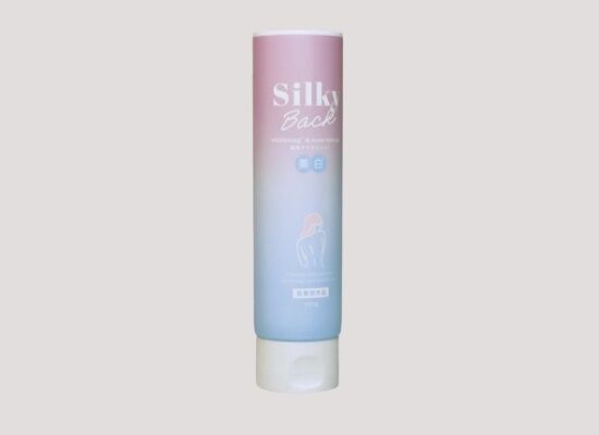 D45mm Custom Cosmetic Lotion Tubes dengan Flip cap lubang berbentuk jantung